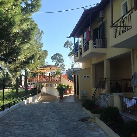 Michalis Place Apartments Vasilikí Exteriör bild